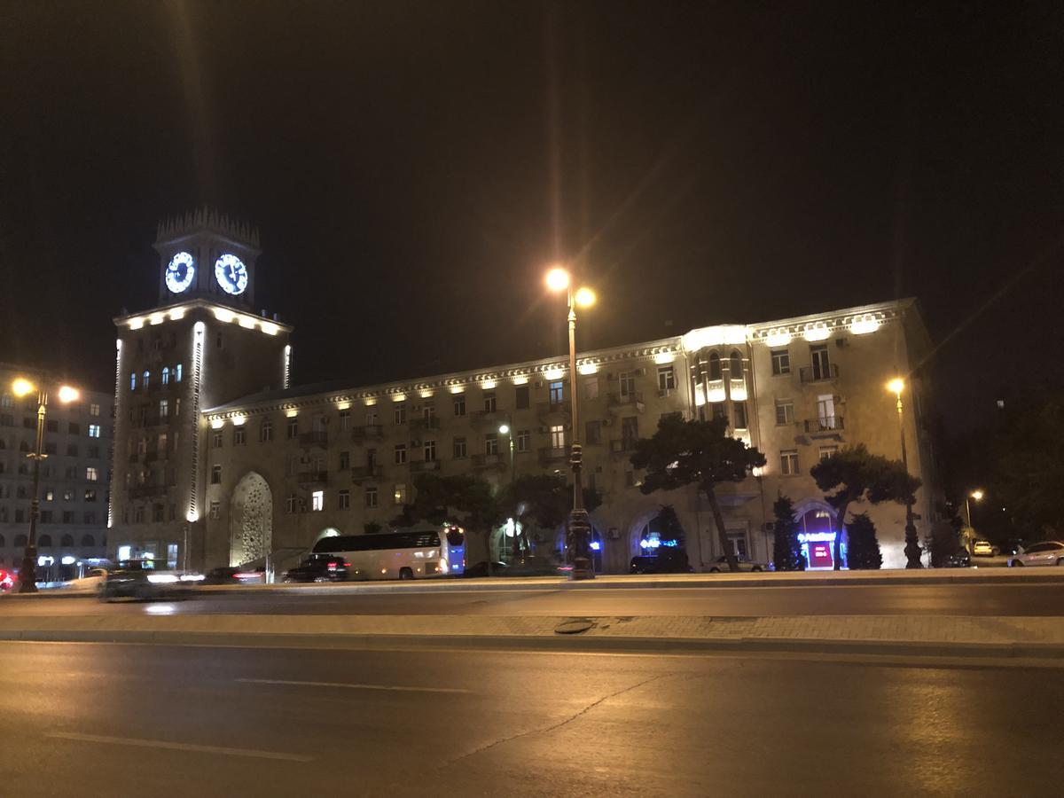 Clock Tower Apartment In Baku Exterior photo