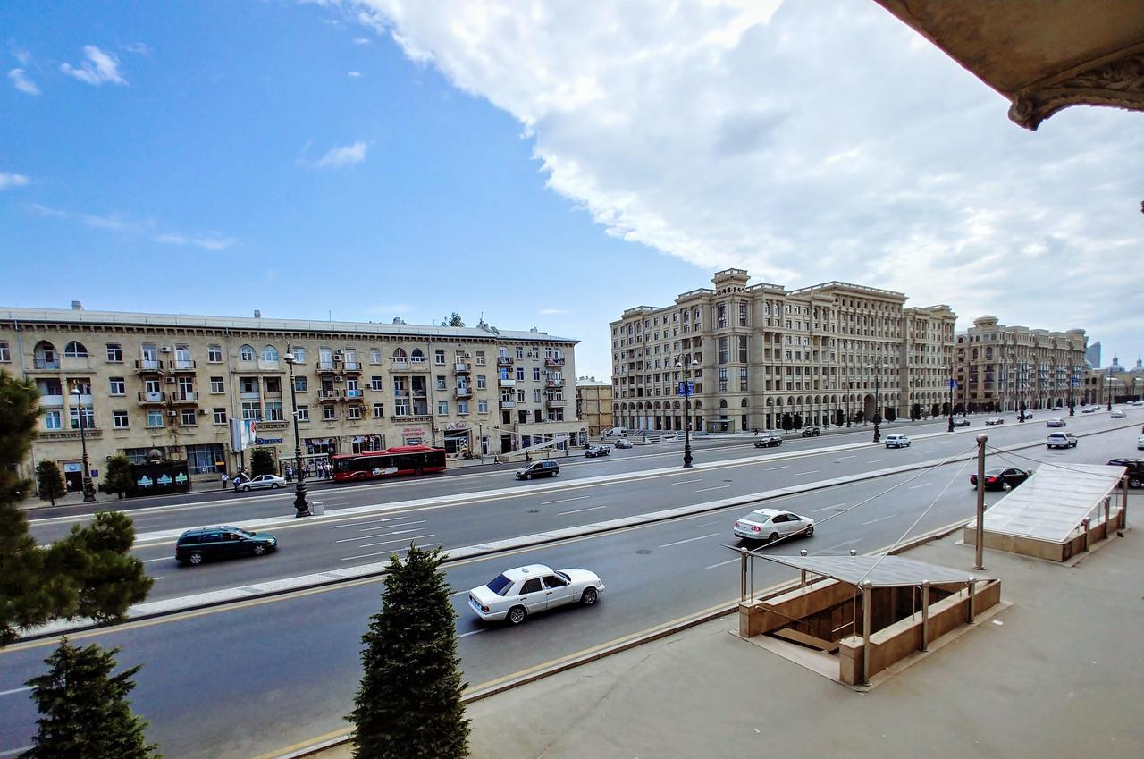 Clock Tower Apartment In Baku Exterior photo